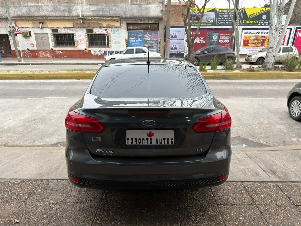 Ford Focus Iii 2.0 Sedan Se Plus At6 2017 - foto 4