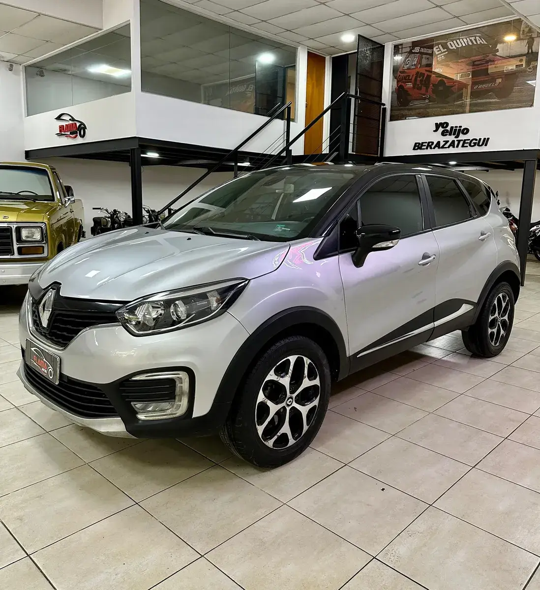 Renault Captur 2.0 Intens Manual 2017 - foto 2