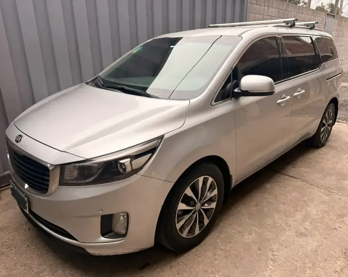 Kia Carnival 2.2 Crdi Ex Premium Avn 2017 - foto 1