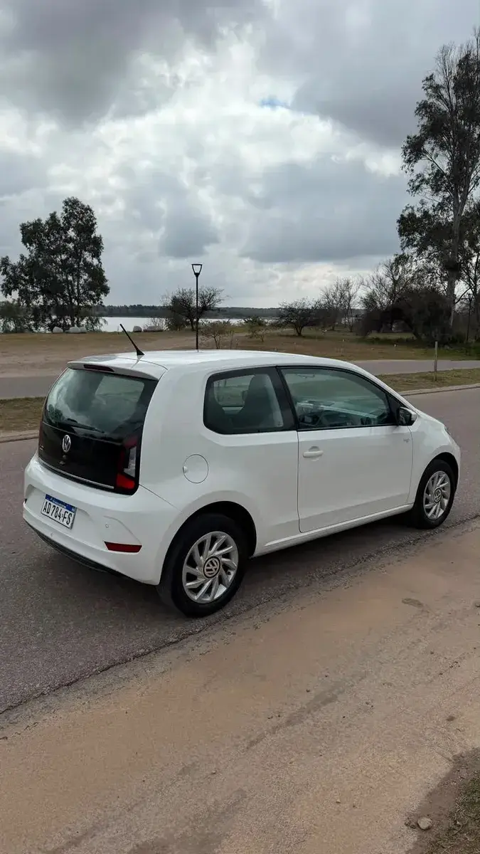Volkswagen Up! 1.0 High Up! 3 P 2019 - foto 4