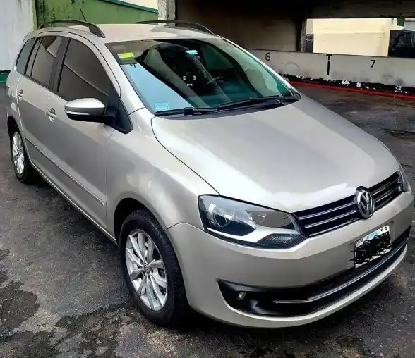 Volkswagen Suran 1.6 Highline 101Cv 2013 - foto 1