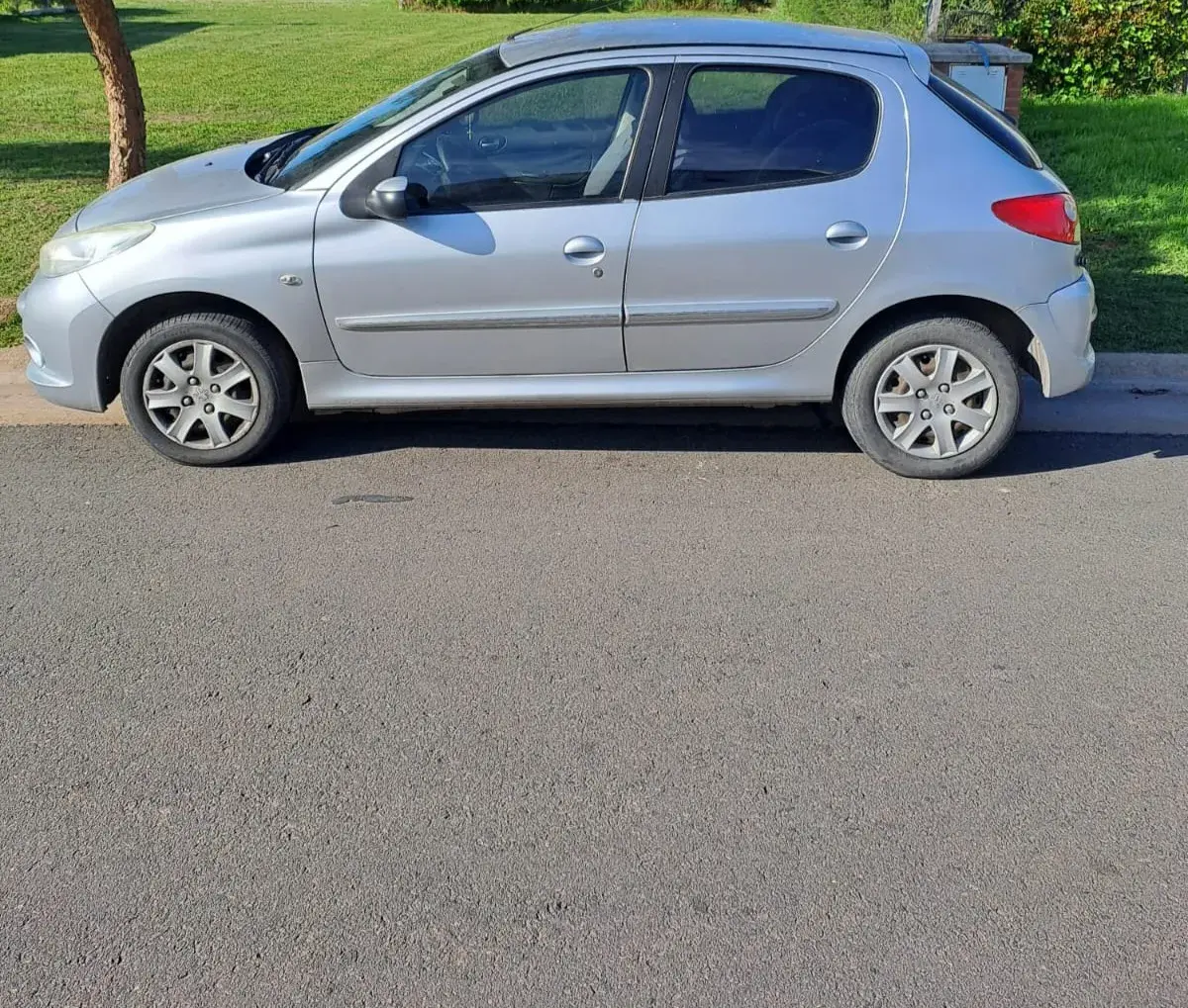 Peugeot 207 1.4 Allure Hdi 70Cv 2013 - foto 4