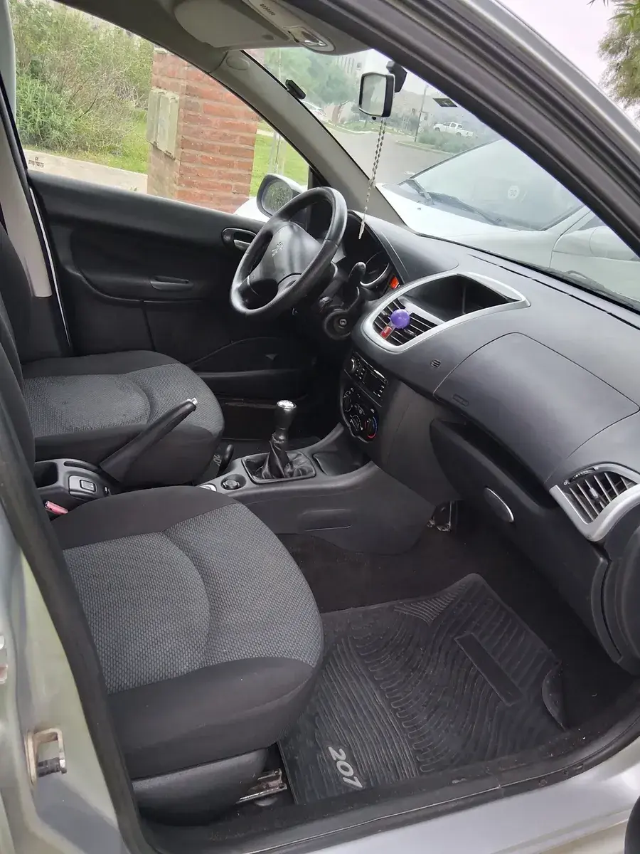 Peugeot 207 1.4 Allure Hdi 70Cv 2013 - foto 5