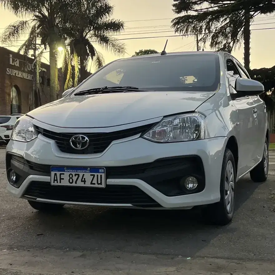 Toyota Etios 1.5 X 6Mt My19 2023 - foto 1