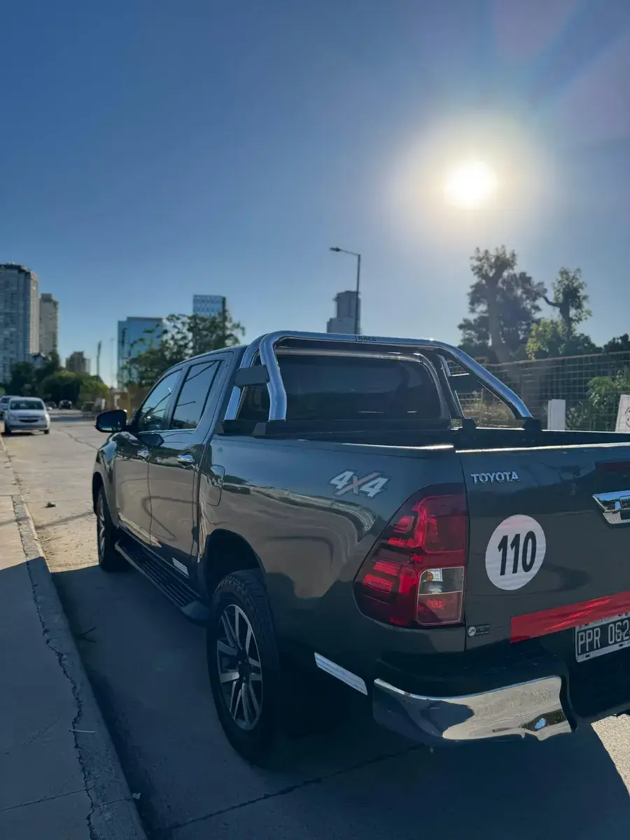 Toyota Hilux Pick-Up 2.8 Cd Srx 177Cv 4X4 2016 - foto 1