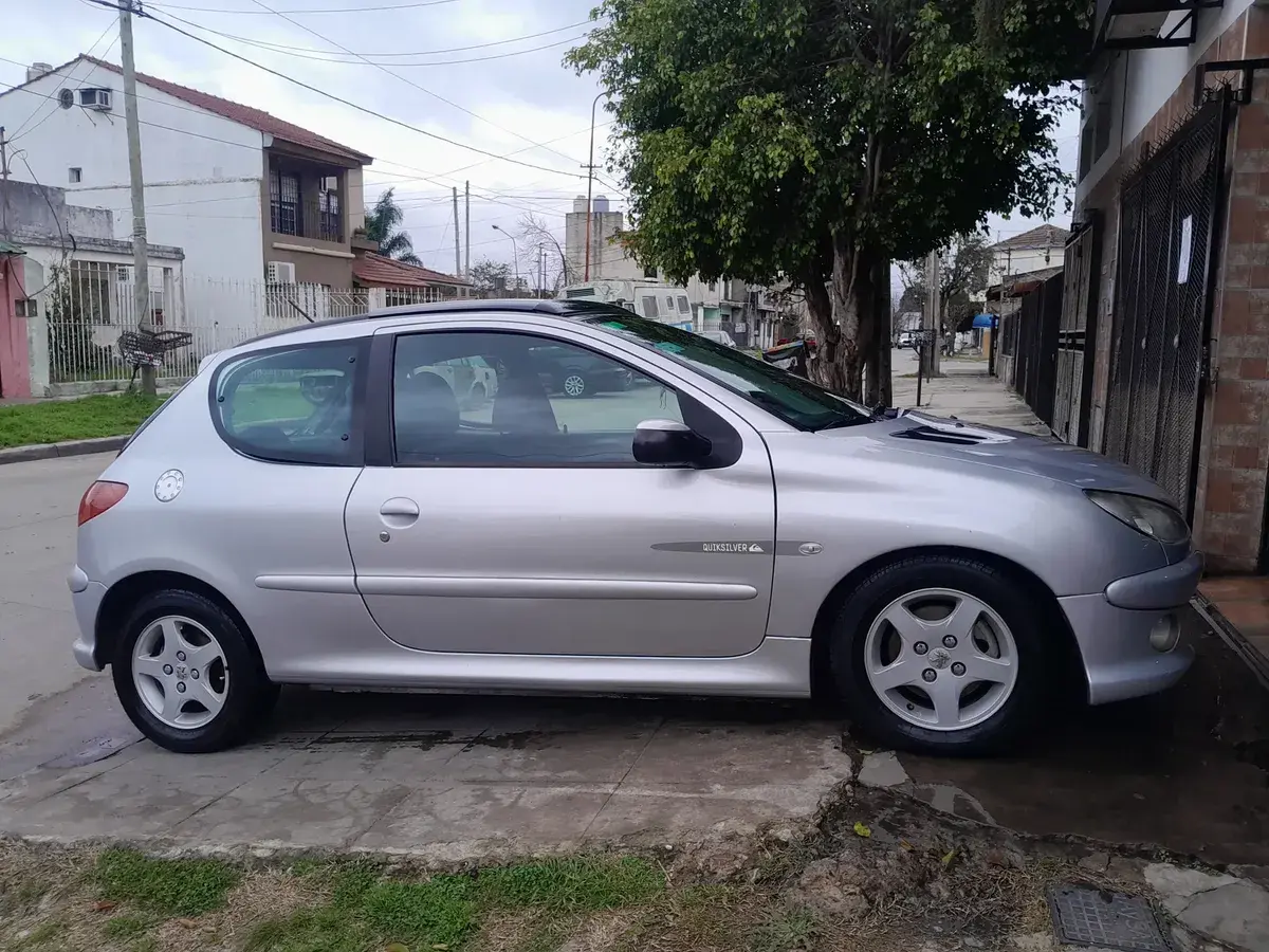 Peugeot 206 1.6 Quiksilver 2005 - foto 4