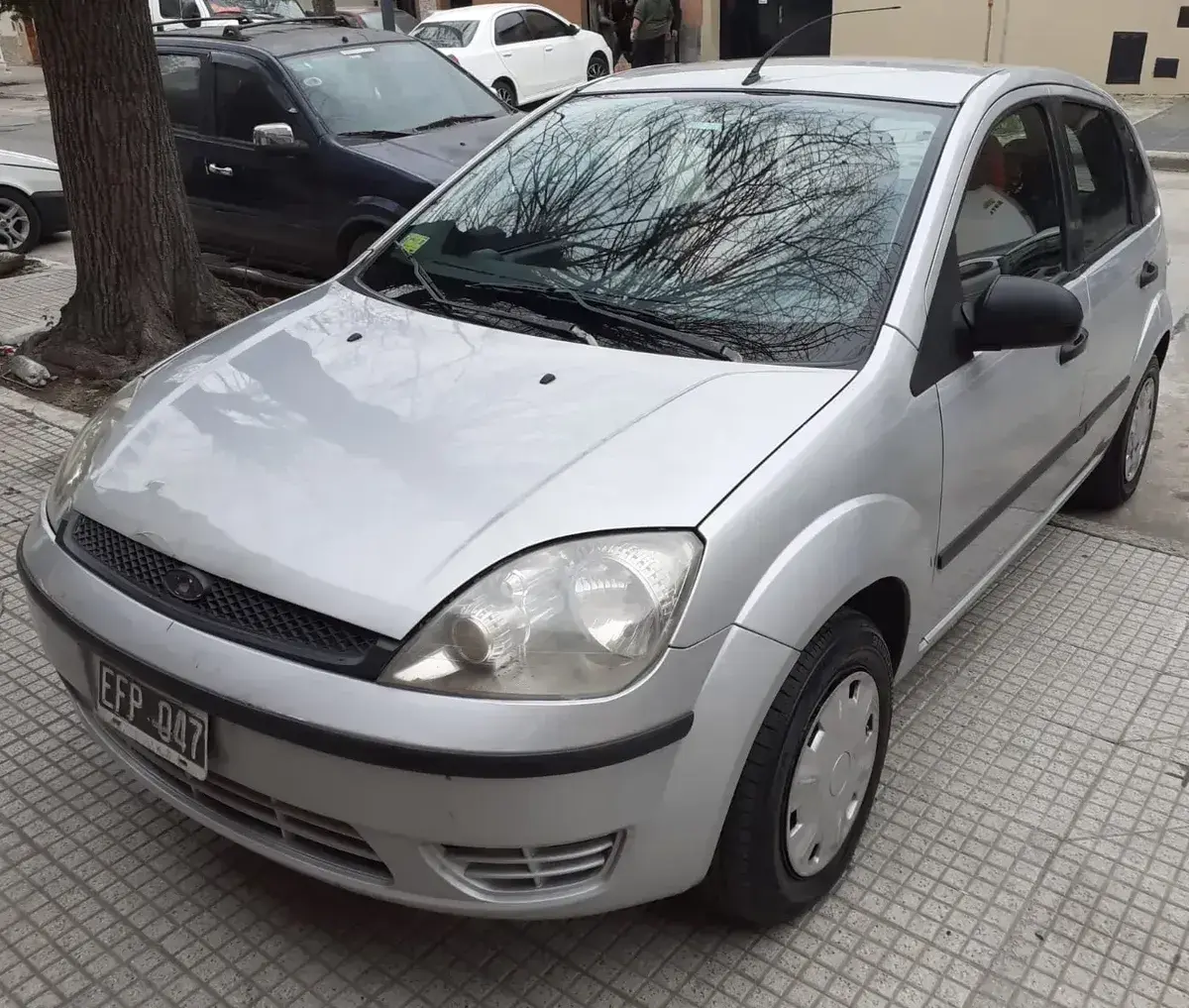 Ford Fiesta 1.6 Ambiente 2003 - foto 1