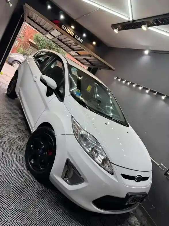 Ford Fiesta Kinetic 1.6 Design 120Cv Titanium 2013 - foto 2