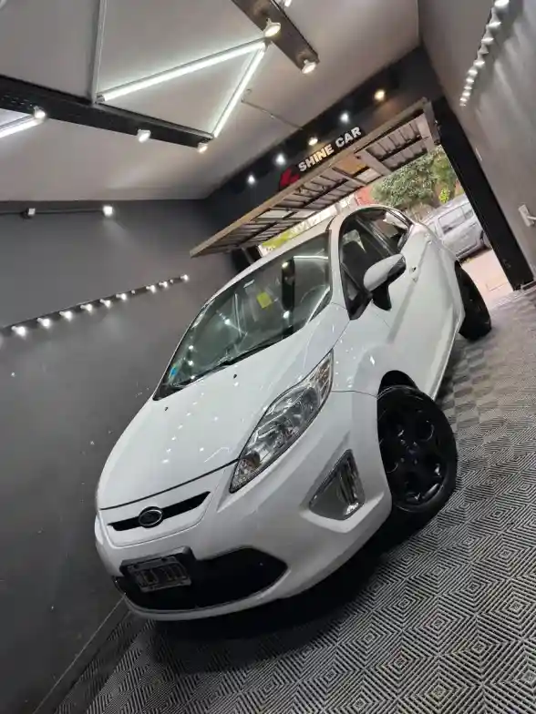 Ford Fiesta Kinetic 1.6 Design 120Cv Titanium 2013 - foto 3