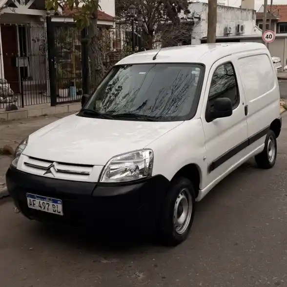 Citroën Berlingo Furgon 1.6 Vti 115 Business 2023 - foto 1