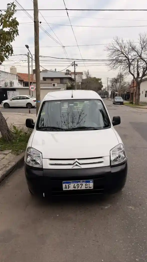 Citroën Berlingo Furgon 1.6 Vti 115 Business 2023 - foto 2