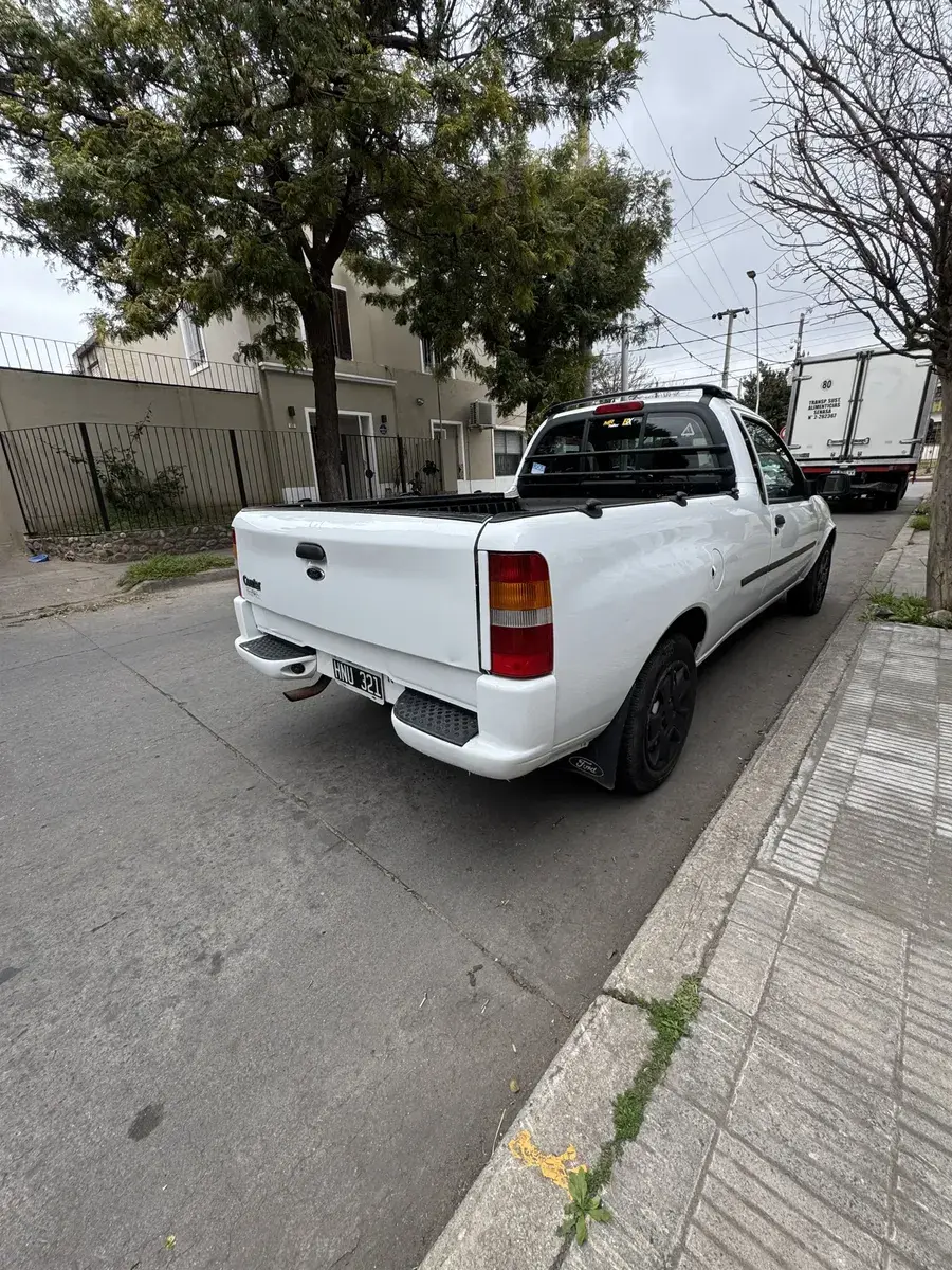 Ford Courier 1.6 Pickup Plus 2008 - foto 4
