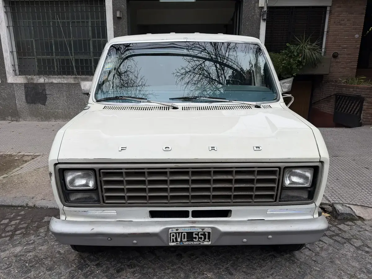 Ford Econoline 100 1984 - foto 2