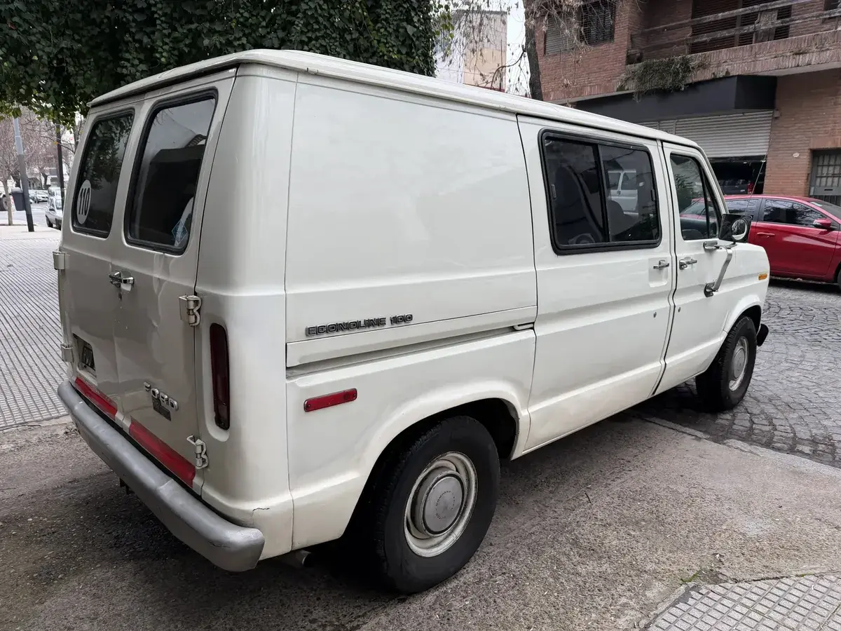 Ford Econoline 100 1984 - foto 4
