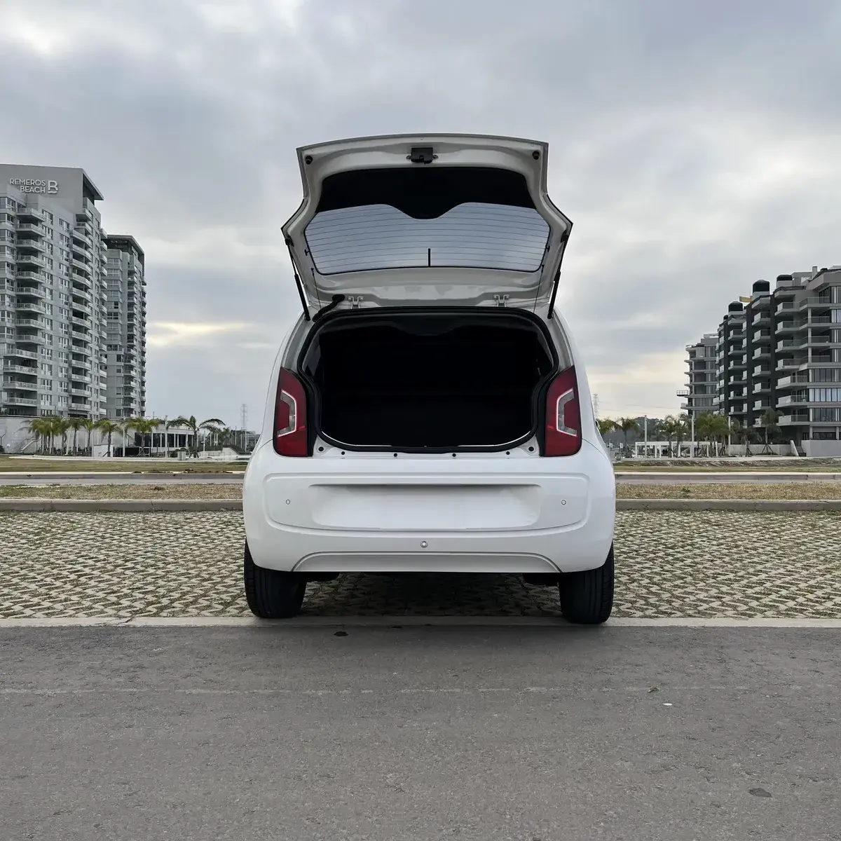 Volkswagen Up! 1.0 High Up! 75Cv 2015 - foto 4