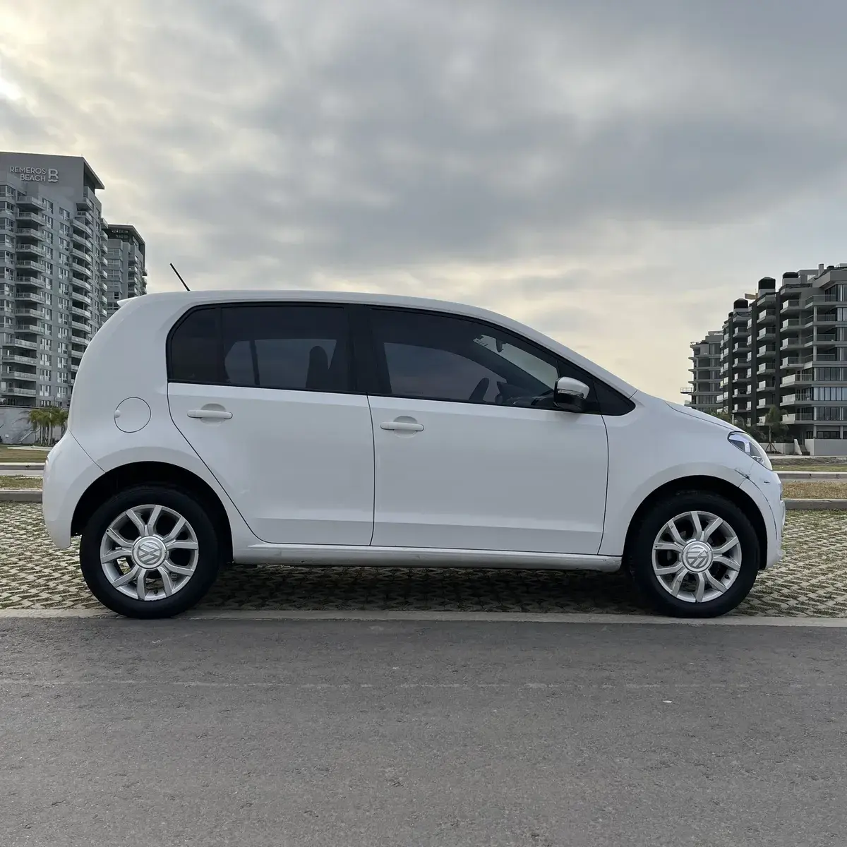 Volkswagen Up! 1.0 High Up! 75Cv 2015 - foto 5