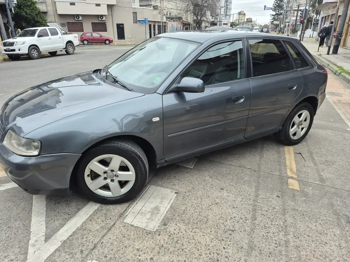 Audi A3 1.8 T 180 Hp 5 P 2004 - foto 2