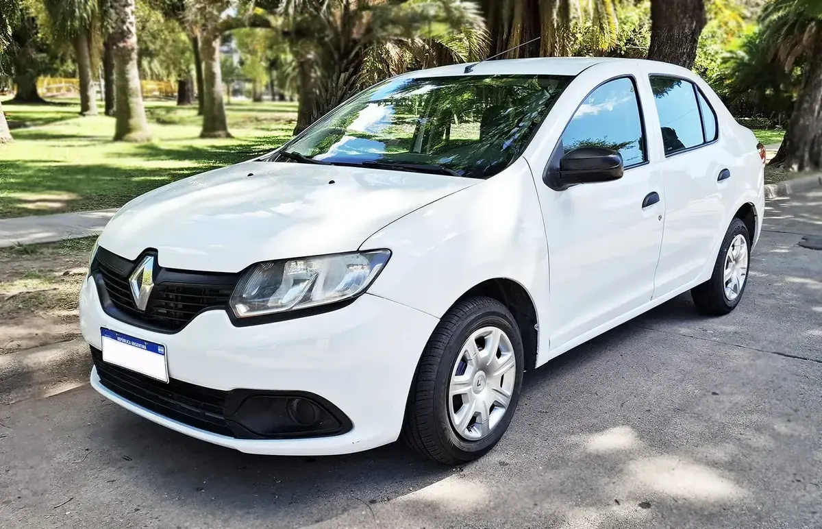 Renault Logan 1.6 Authentique Plus 85Cv Nac 2018 - foto 1