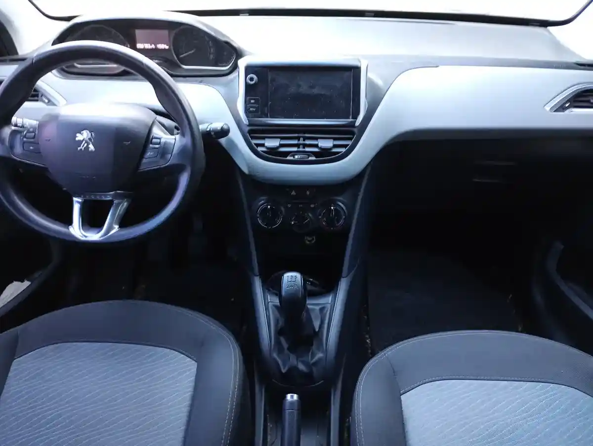 Peugeot 208 1.5 Allure Touchscreen 2015 - foto 2