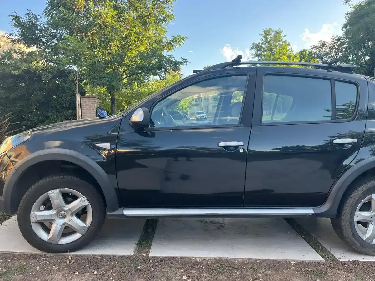 Renault Sandero Stepway 1.6 Confort 2011 - foto 2