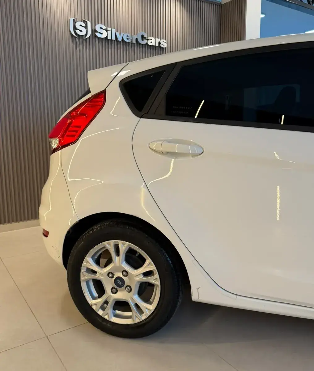 Ford Fiesta Kinetic 1.6 S Plus 120Cv 2015 - foto 3