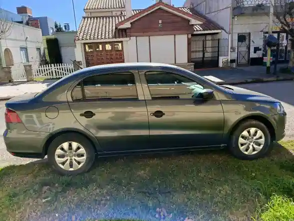 Volkswagen Voyage 1.6 101Cv 2014 - foto 2