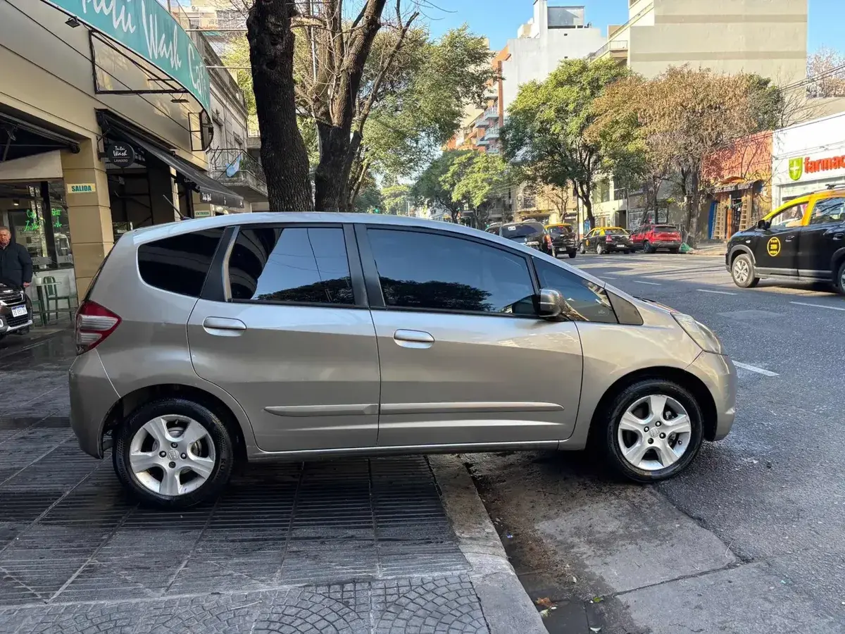 Honda Fit 1.4 Lx At 2010 - foto 5