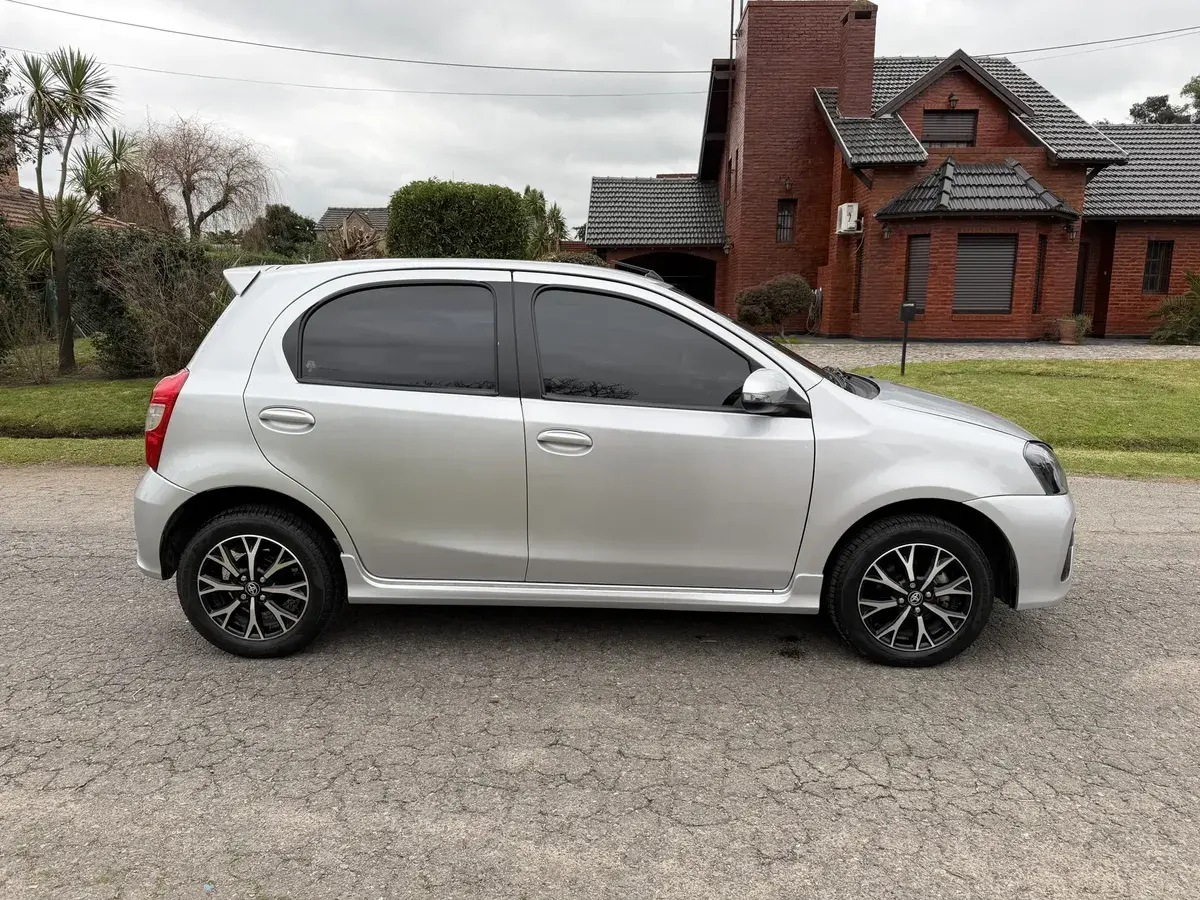 Toyota Etios 1.5 Xls Pack 2023 - foto 2