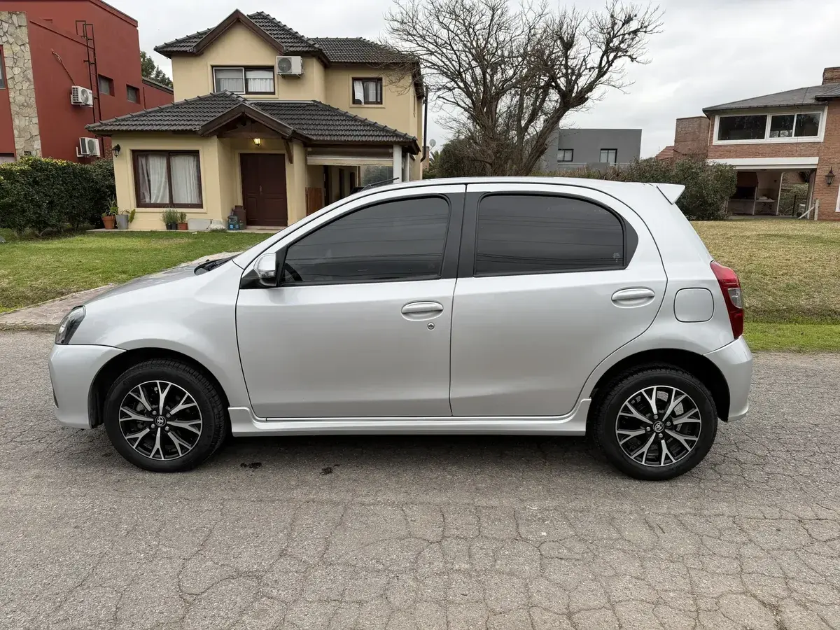 Toyota Etios 1.5 Xls Pack 2023 - foto 5