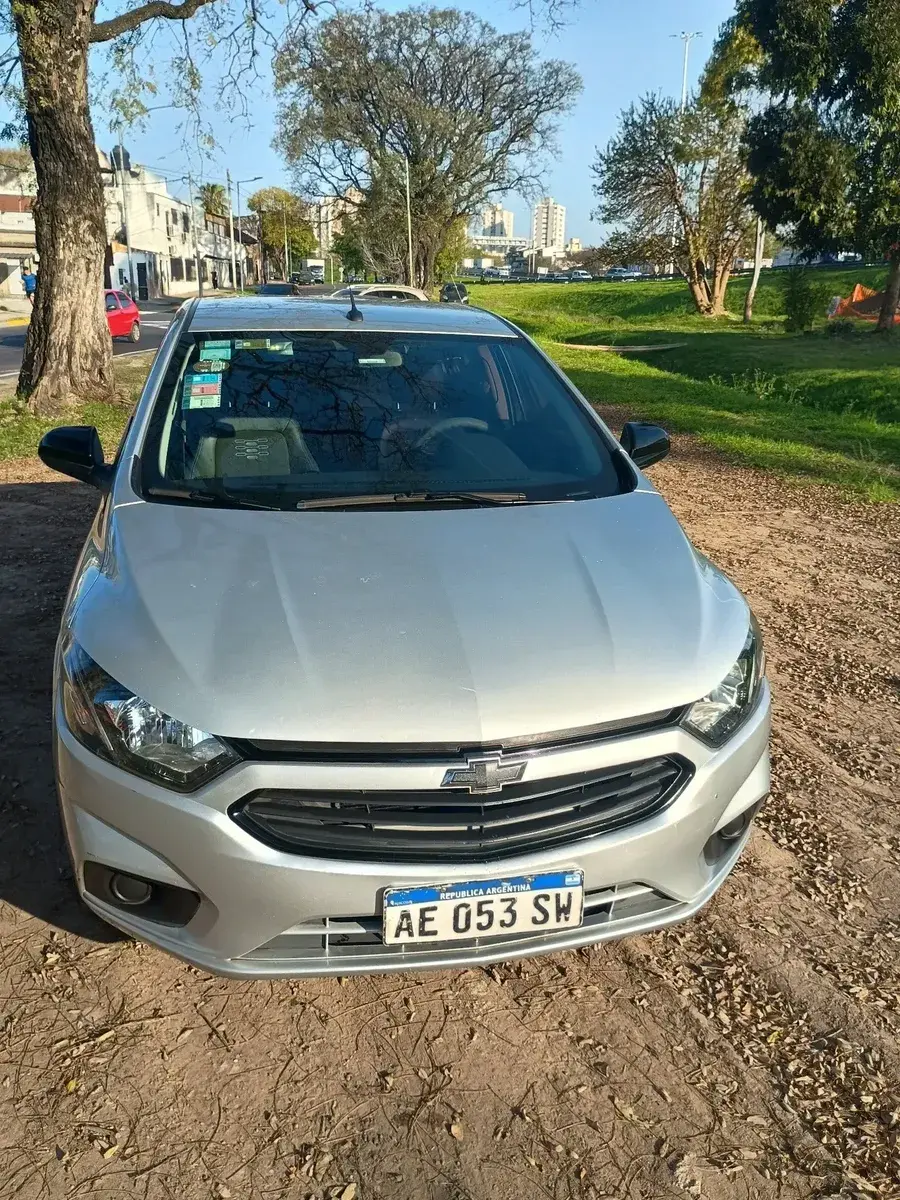 Chevrolet Onix Plus 1.4 Black Edition 2020 - foto 1