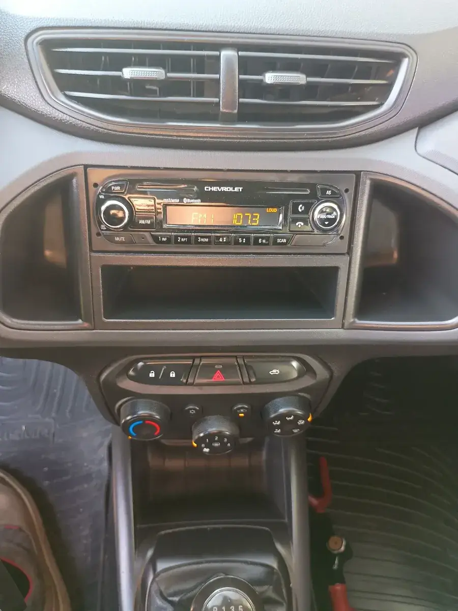 Chevrolet Onix Plus 1.4 Black Edition 2020 - foto 2