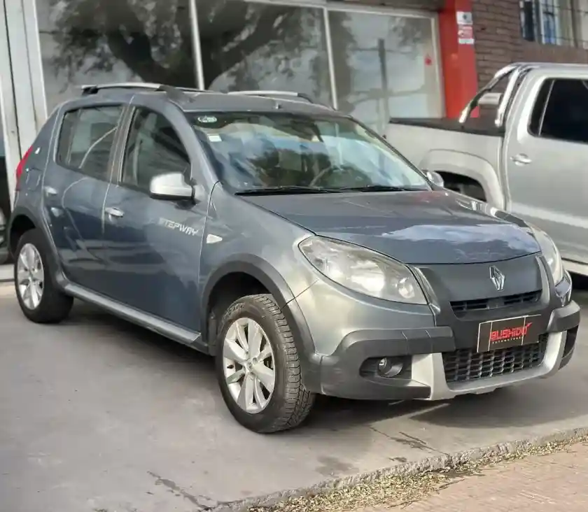 Renault Sandero Stepway 1.6 Confort 105Cv 2013 - foto 1