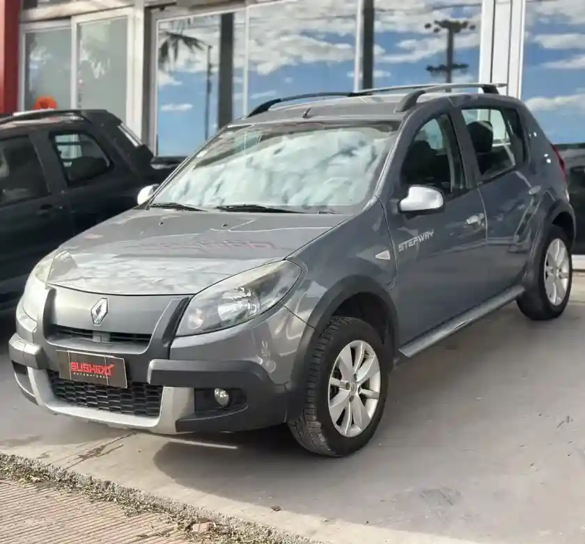 Renault Sandero Stepway 1.6 Confort 105Cv 2013 - foto 2