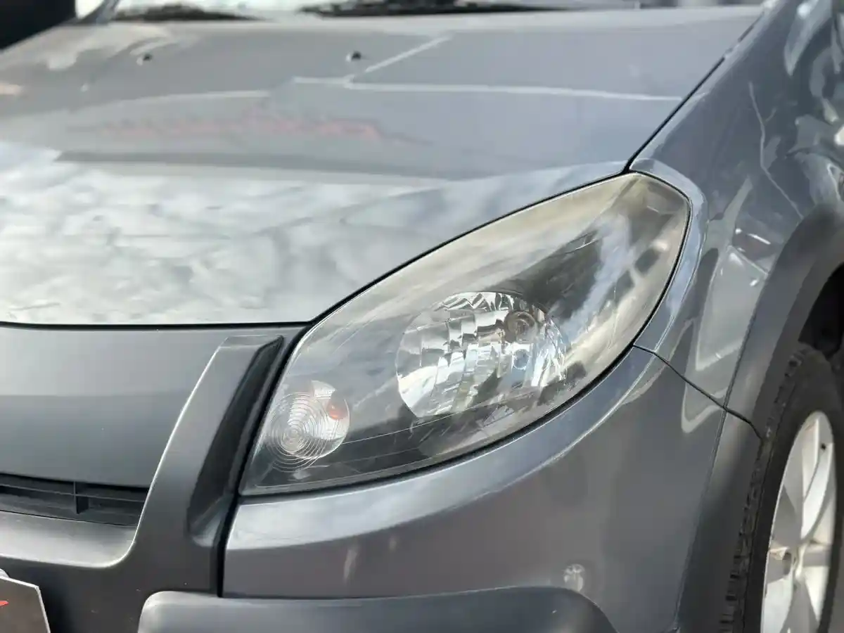 Renault Sandero Stepway 1.6 Confort 105Cv 2013 - foto 5