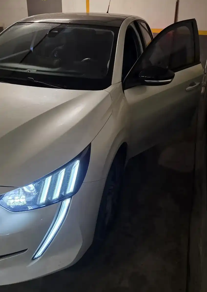 Peugeot 208 1.6L Feline Tiptronic 2023 - foto 4