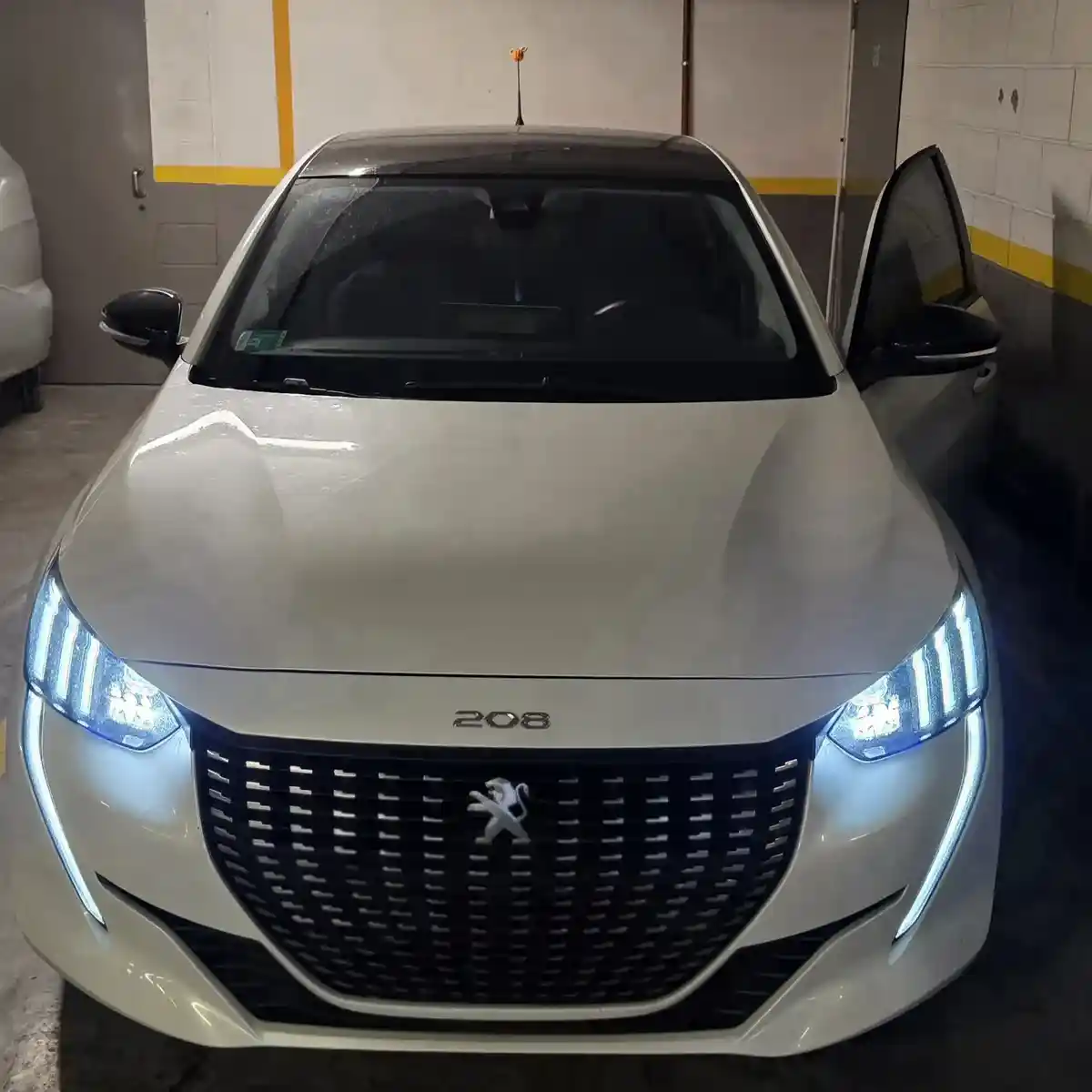Peugeot 208 1.6L Feline Tiptronic 2023 - foto 5