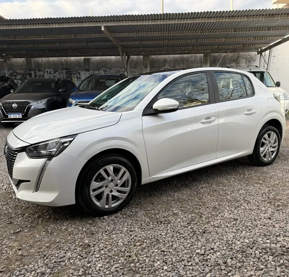 Peugeot 208 2022 - foto 1