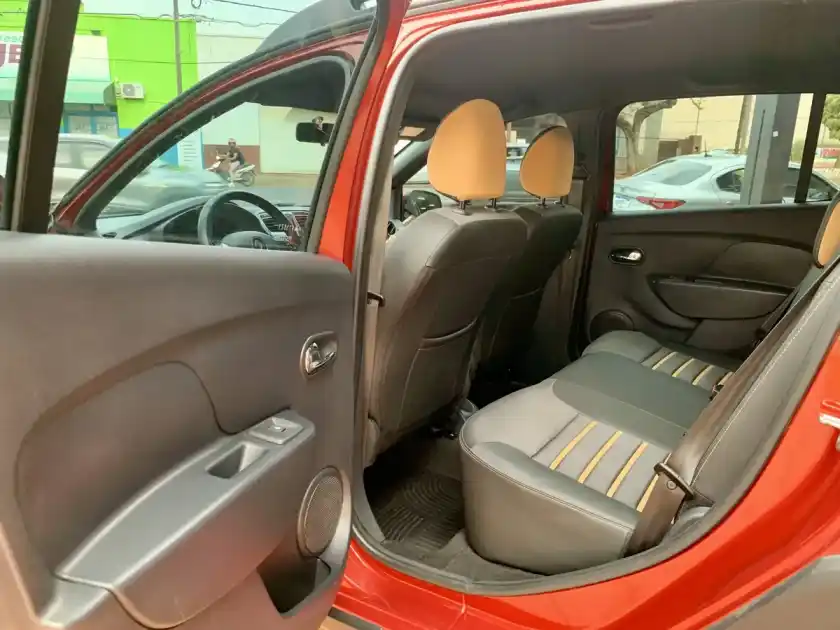 Renault Sandero Stepway 1.6 Privilege 105Cv Nac 2023 - foto 5