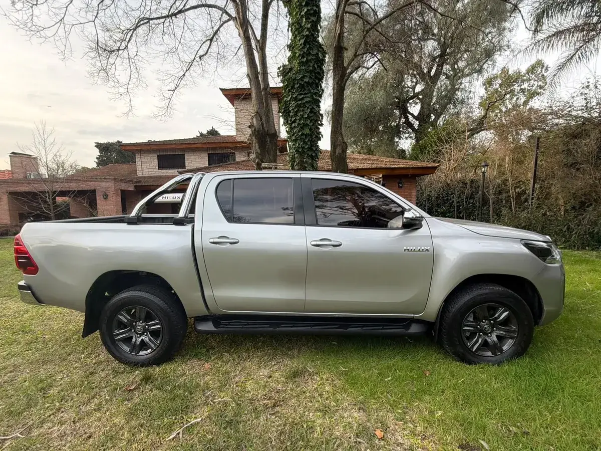 Toyota Hilux Pick-Up 2.8 Cd Srv 204Cv 4X4 At 2022 - foto 4
