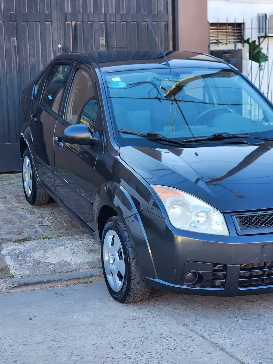 Ford Fiesta Max 1.6 Ambiente 2010 - foto 4