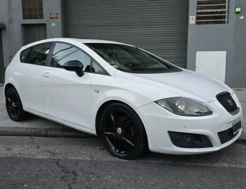 Seat Leon 2010 - foto 1