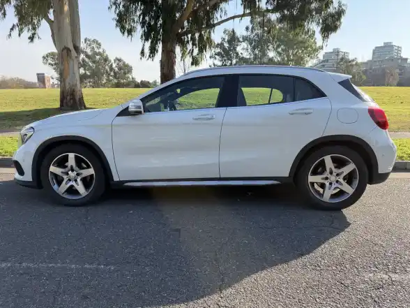 Mercedes-Benz Clase Gla 2.0 Gla250 Amg-Line 211Cv 2017 - foto 3