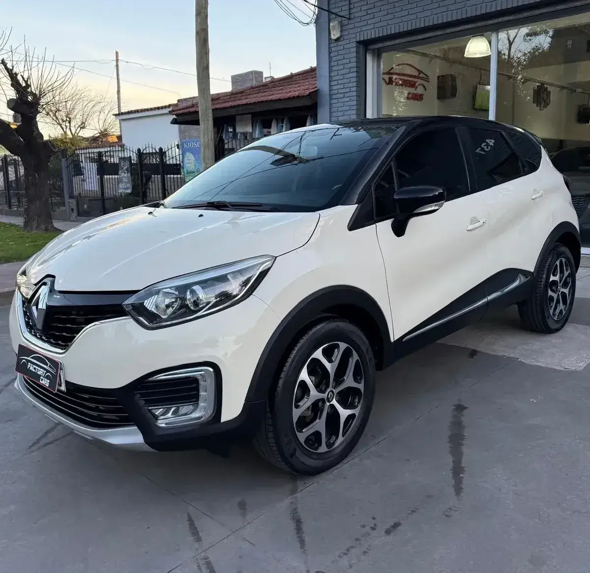 Renault Captur 1.6 Intens Cvt 2019 - foto 1