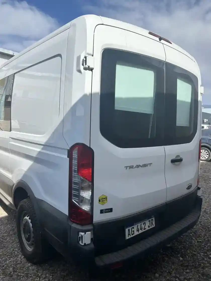 Ford Transit 2.2 Furgon Largo 350L 2024 - foto 3