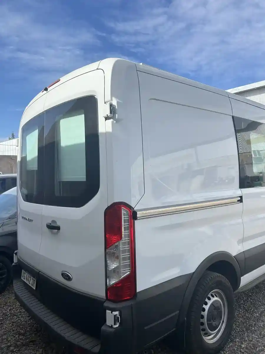 Ford Transit 2.2 Furgon Largo 350L 2024 - foto 4