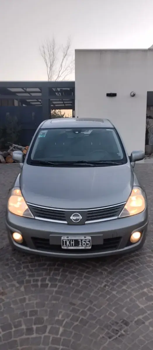Nissan Tiida 1.8 Tekna 2009 - foto 1