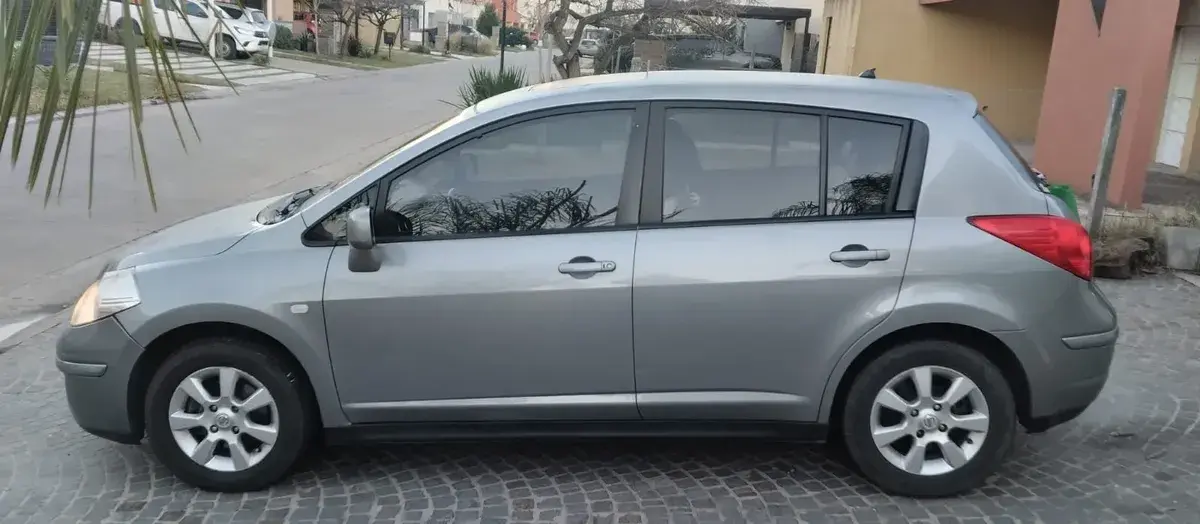 Nissan Tiida 1.8 Tekna 2009 - foto 3