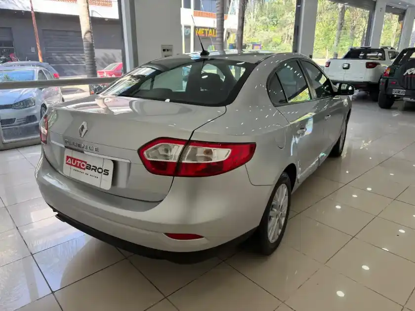 Renault Fluence 1.6 Ph2 Dynamique Pack 110Cv 2018 - foto 3