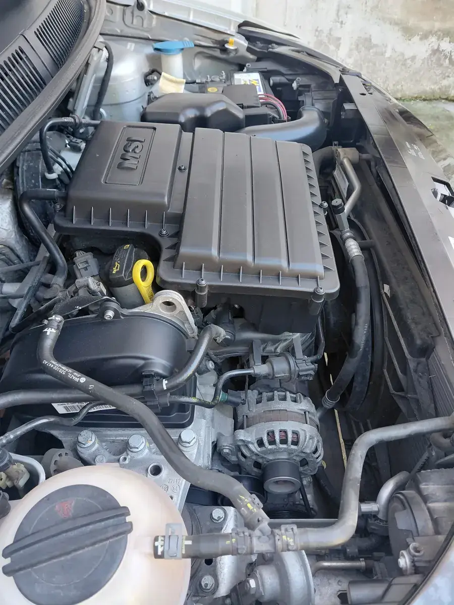 Volkswagen Suran 1.6 Highline Msi 110Cv 2015 - foto 5