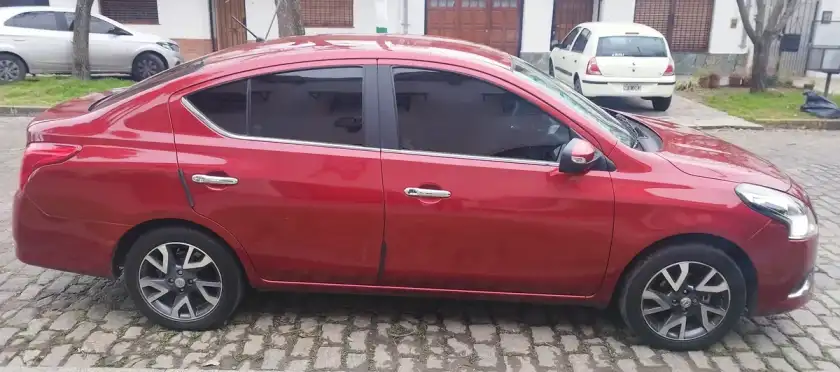 Nissan Versa 1.6 Exclusive At 2018 - foto 2